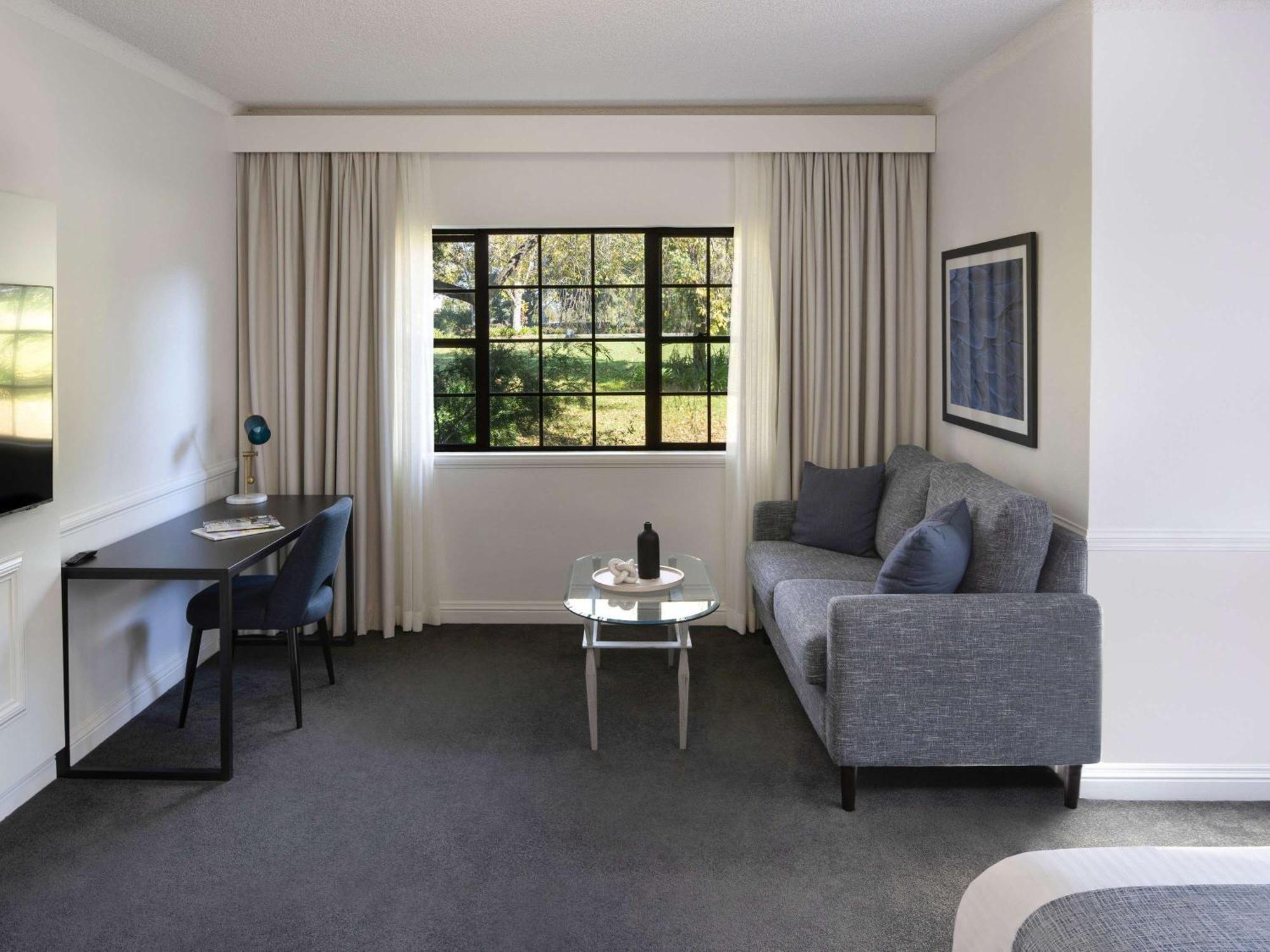 Peppers The Hills Lodge Касл-Хилл Экстерьер фото